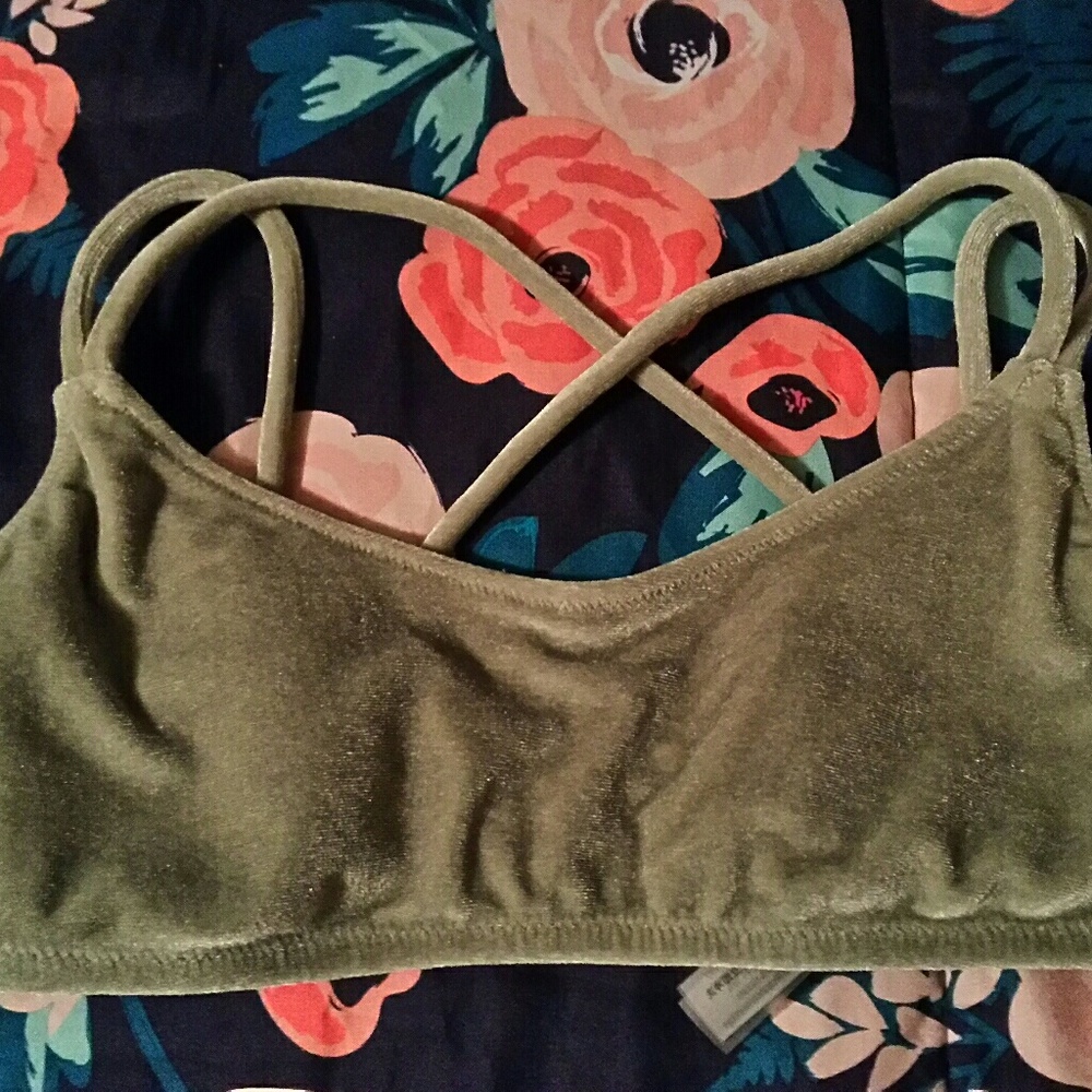 Vs swim top never worn non smoking xs